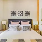 Graca Break With Balcony Apartment