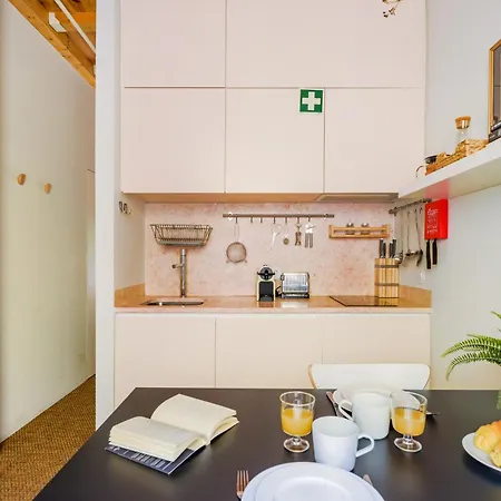 Graca Break With Balcony Apartment *