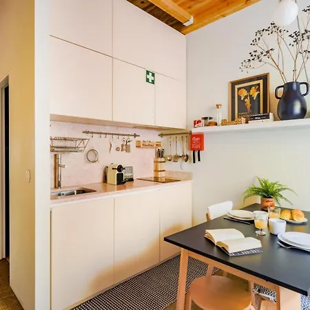 Graca Break With Balcony Апартаменти Лісабон