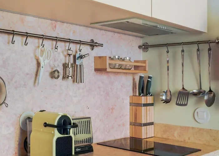 Graca Break With Balcony شقة *